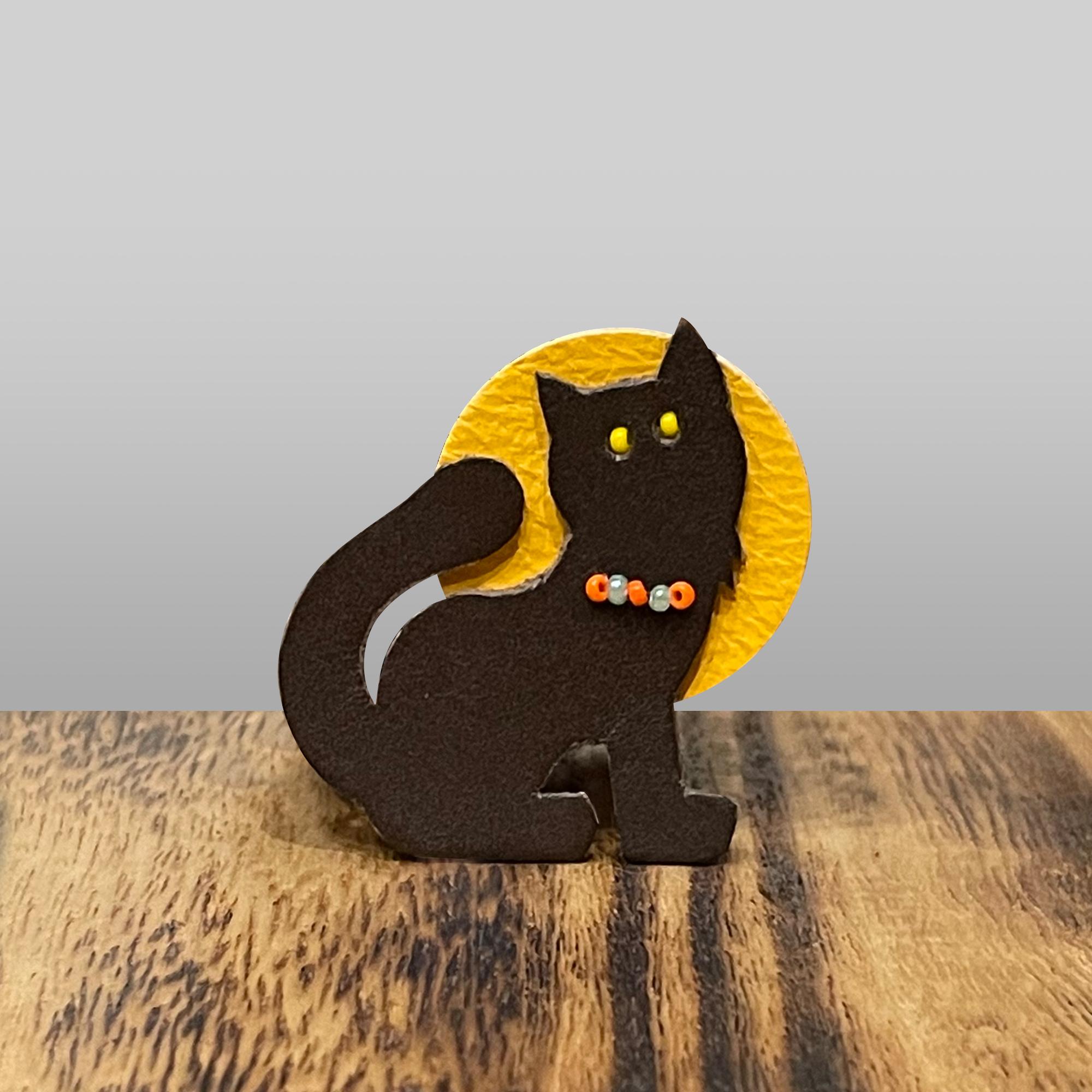 ブローチ【猫と月】ブラウン 茶猫 猫グッズ1枚目の画像
